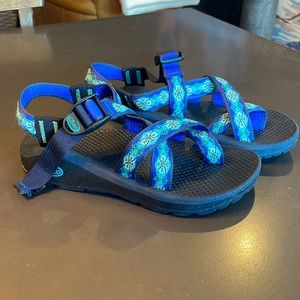 EUC Chaco water sandals